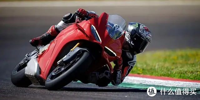2025杜卡迪Panigale V4海外发布，增加eCBS延迟刹车入弯
